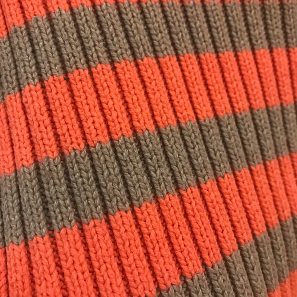 Sweater - Picture 4 of 6